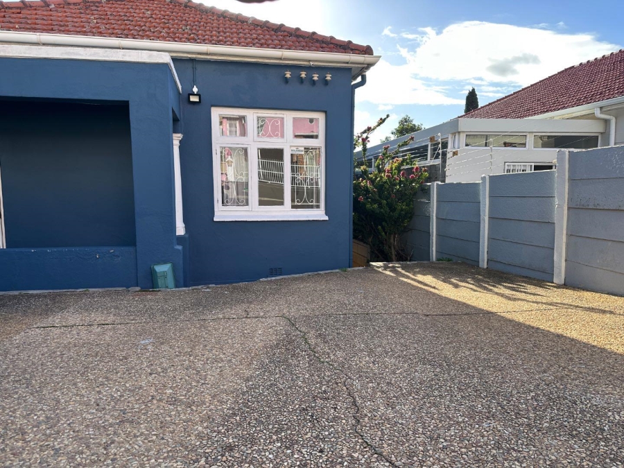 To Let 3 Bedroom Property for Rent in Vredehoek Western Cape